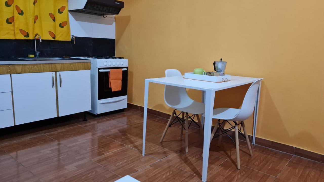 Departamento Privado Cerca Del Aeropuerto Apartment Езейза Екстериор снимка